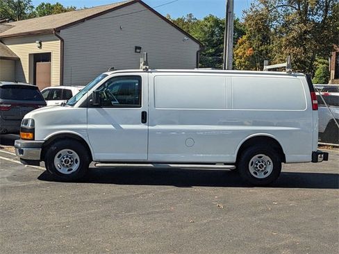 Used 2019 GMC Savana 2500 w/ Driver Convenience Package image 5