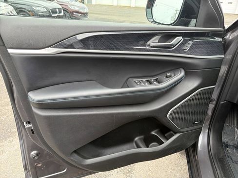 Used 2022 Jeep Grand Cherokee Trailhawk w/ Advanced Protech Group II image 10