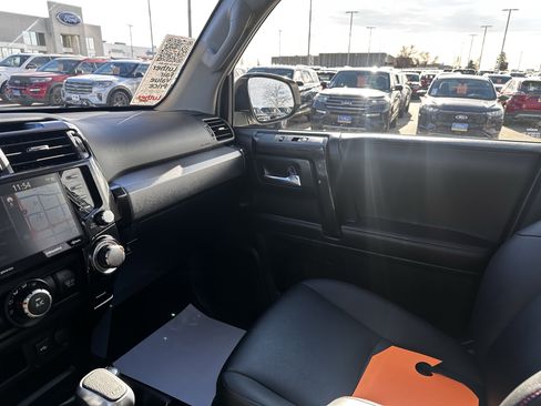 Used 2020 Toyota 4Runner TRD Off-Road Premium image 11