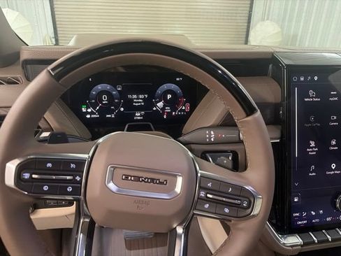 Used 2026 GMC Yukon Denali w/ Denali Reserve Package AWD/4WD image 34