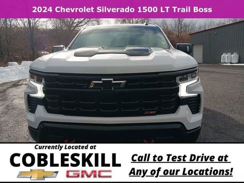 Used 2024 Chevrolet Silverado 1500 LT Trail Boss w/ Convenience Package II AWD/4WD image 10