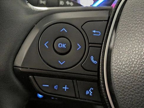 Used 2020 Toyota RAV4 Limited image 18