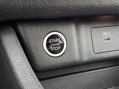 Used 2022 Nissan Rogue SV image 24