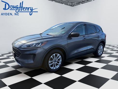 Used 2022 Ford Escape SE image 1