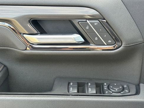 Used 2025 GMC Sierra 2500 AT4 w/ AT4 Premium Plus Package image 17