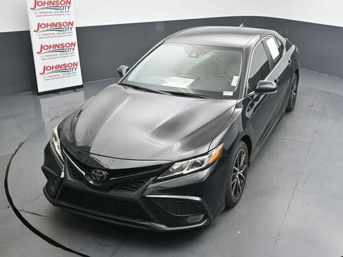 Used 2024 Toyota Camry SE FWD image 12