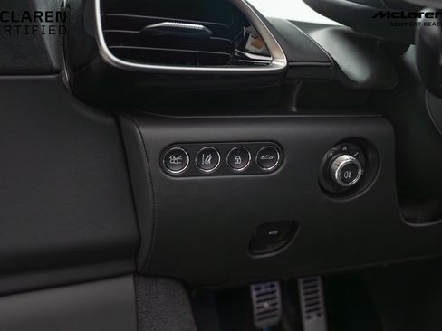 Used 2025 McLaren Artura Spider image 25