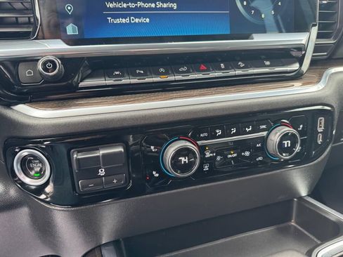 Used 2022 Chevrolet Silverado 1500 LT Trail Boss w/ LT Trail Boss Premium Package image 21