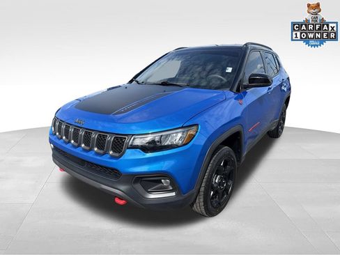 Used 2023 Jeep Compass Trailhawk w/ Trailhawk Convenience Group AWD/4WD image 8