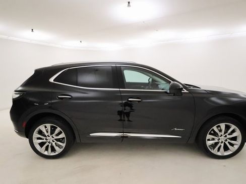 Used 2022 Buick Envision Avenir w/ Technology Package II image 2
