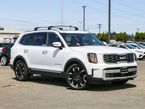 Used 2024 Kia Telluride SX Prestige w/ Towing Package image 2