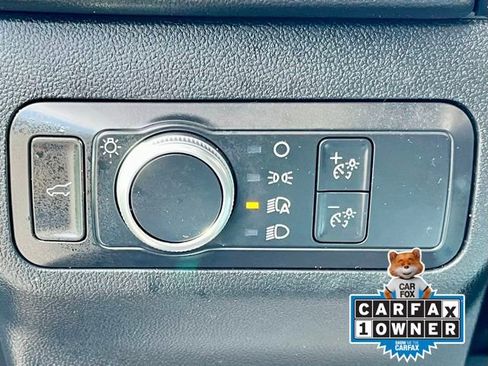 Used 2022 Ford Escape SE w/ SE Sport Appearance Package image 22