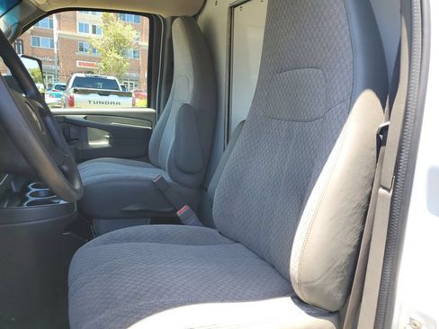 Used 2015 Chevrolet Express 3500 Extended w/ Chrome Appearance Package RWD image 15