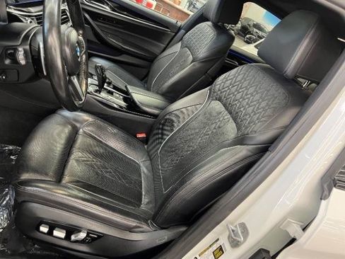 Used 2018 BMW M550i xDrive AWD/4WD image 28