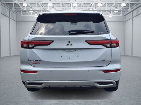 Used 2024 Mitsubishi Outlander SE AWD/4WD image 4
