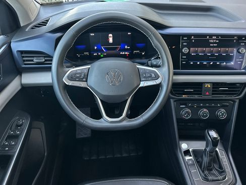 Used 2022 Volkswagen Taos SE FWD image 14