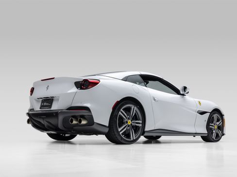 Certified 2023 Ferrari Portofino M RWD image 15