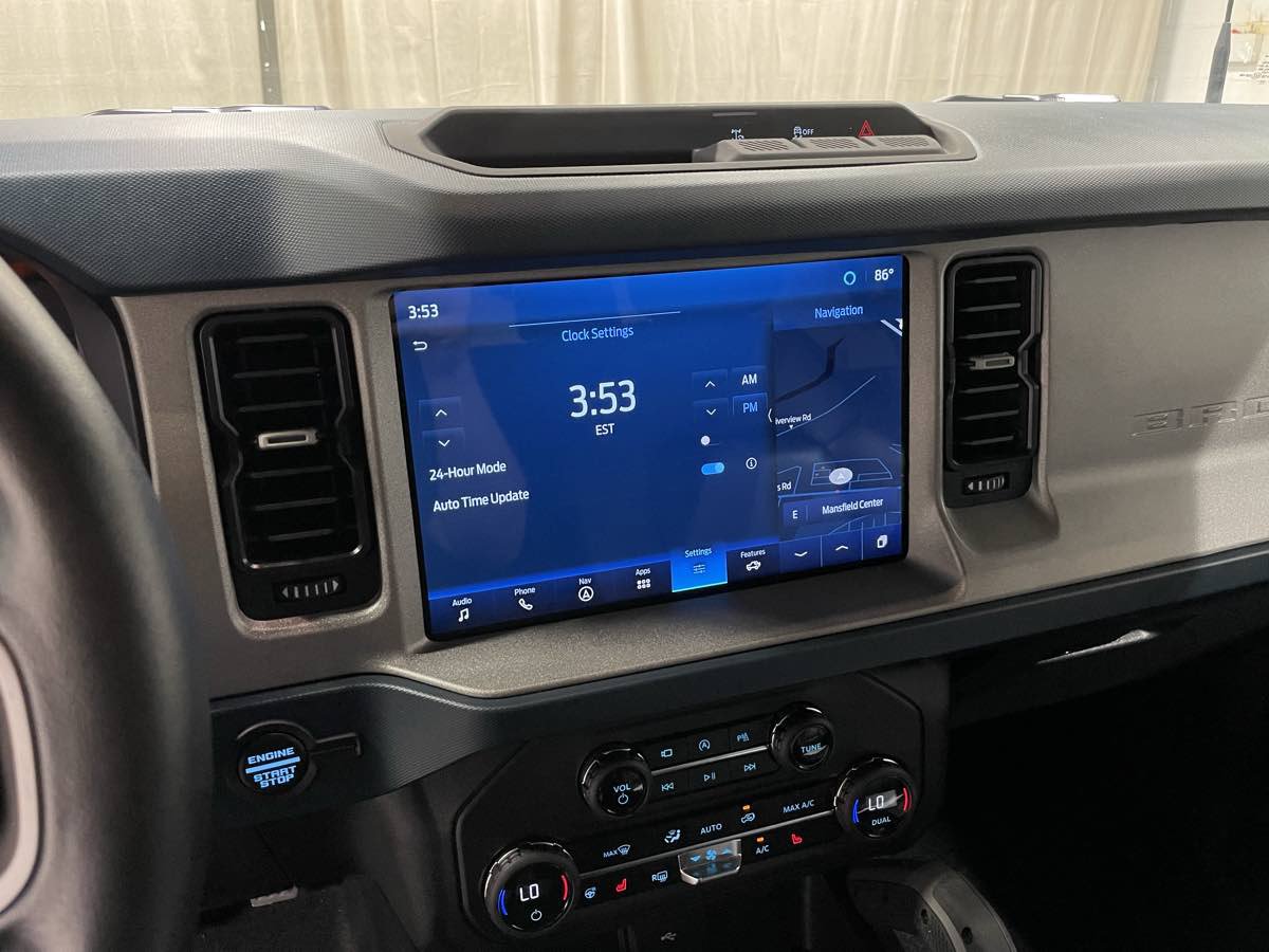 Used 2024 Ford Bronco Outer Banks AWD/4WD image 11