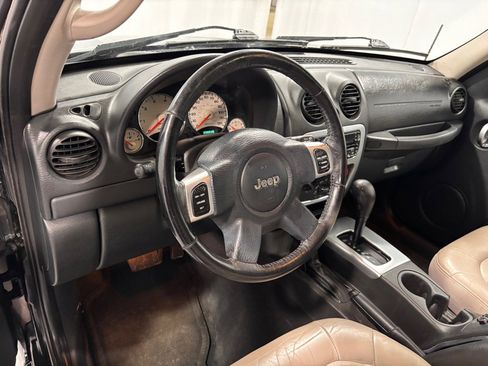 Used 2004 Jeep Liberty Limited w/ 17" Chrome Wheel & Tire Group image 9