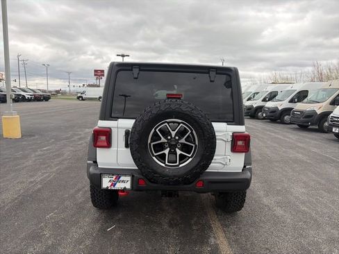 New 2026 Jeep Wrangler Unlimited Rubicon w/ Steel Bumper Group AWD/4WD image 4