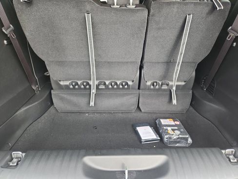 New 2027 Chrysler Pacifica Select FWD image 25