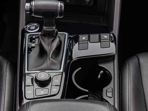 Certified 2024 Kia Sportage EX AWD/4WD image 12