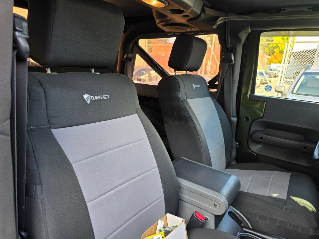 Used 2008 Jeep Wrangler Sahara AWD/4WD image 9
