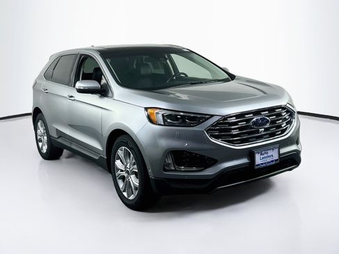 Used 2020 Ford Edge Titanium w/ Equipment Group 301A AWD/4WD image 3