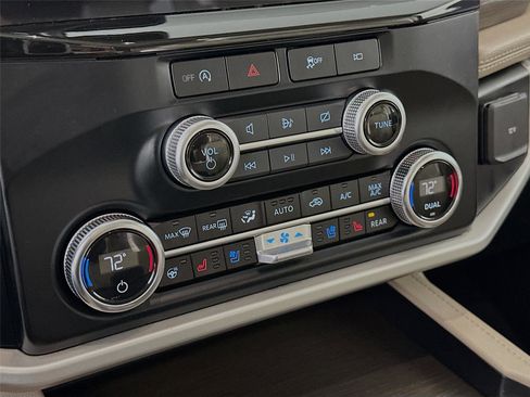 Used 2024 Ford Expedition Max Limited image 16