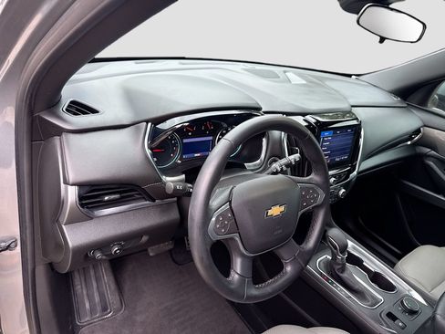 Used 2024 Chevrolet Traverse LT FWD image 9