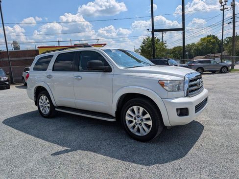 Used 2013 Toyota Sequoia Platinum RWD image 3