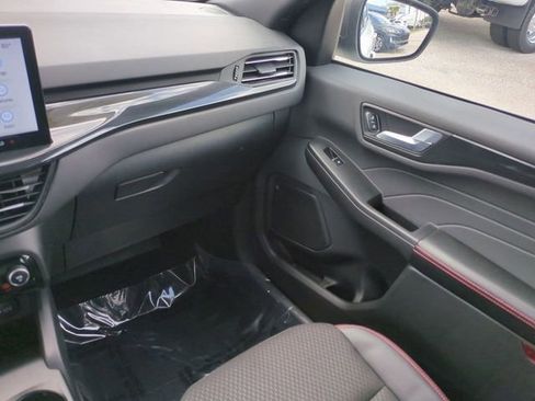 Certified 2023 Ford Escape ST-Line w/ Tech Pack #1 FWD image 17