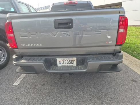 Used 2021 Chevrolet Colorado LT w/ Safety Package RWD image 7