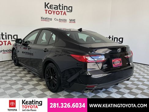 Certified 2025 Toyota Camry SE FWD image 8