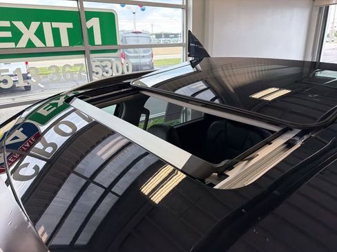 Used 2025 Kia Telluride S FWD image 10