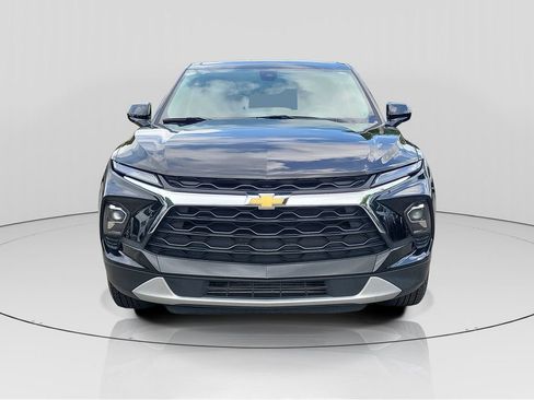 Used 2025 Chevrolet Blazer LT FWD image 2