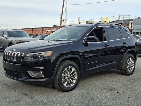 Used 2019 Jeep Cherokee Latitude Plus w/ Comfort/Convenience Group image 1