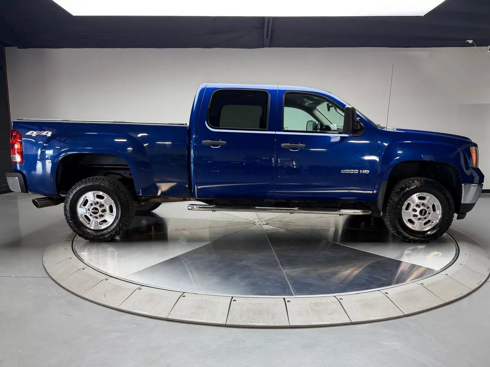 Used 2013 GMC Sierra 2500 SLE w/ SLE Preferred Package AWD/4WD image 6