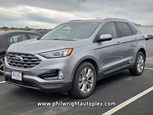 Used 2021 Ford Edge Titanium image 3