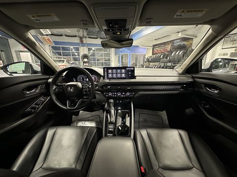 Used 2023 Honda Accord Touring image 17