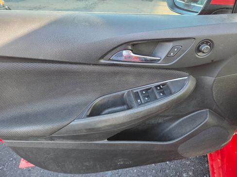 Used 2017 Chevrolet Cruze LT w/ Convenience Package image 7