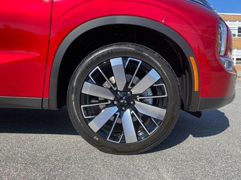 New 2025 Mitsubishi Outlander SE image 31