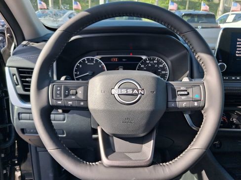 Used 2026 Nissan Rogue SV FWD image 17