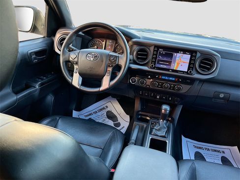 Used 2022 Toyota Tacoma TRD Off-Road image 23