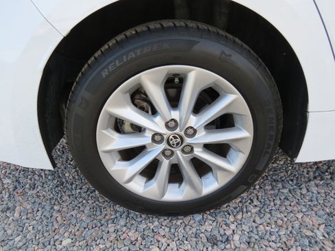 Used 2022 Toyota Corolla LE w/ LE Convenience Package image 15