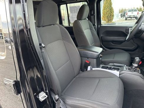 Used 2023 Jeep Wrangler Sport S image 27