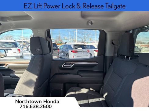 Used 2022 Chevrolet Silverado 1500 LT w/ Z71 Off-Road Package image 18