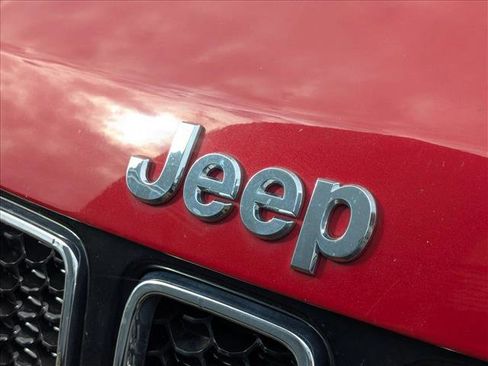 Used 2021 Jeep Compass Latitude image 13