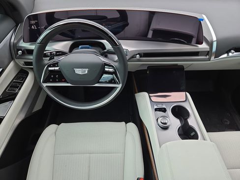 New 2026 Cadillac Vistiq Sport w/ LPO, Floor Liner Package image 14