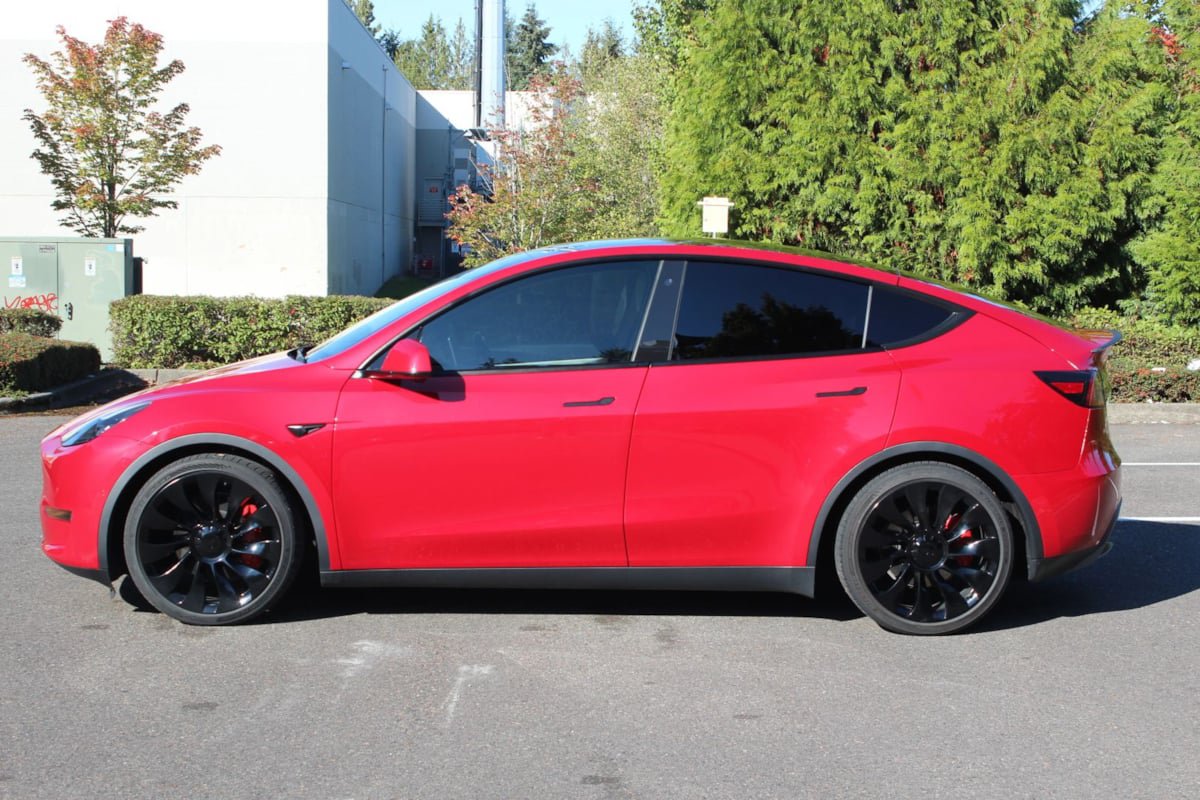 Used 2022 Tesla Model Y Performance AWD/4WD image 3